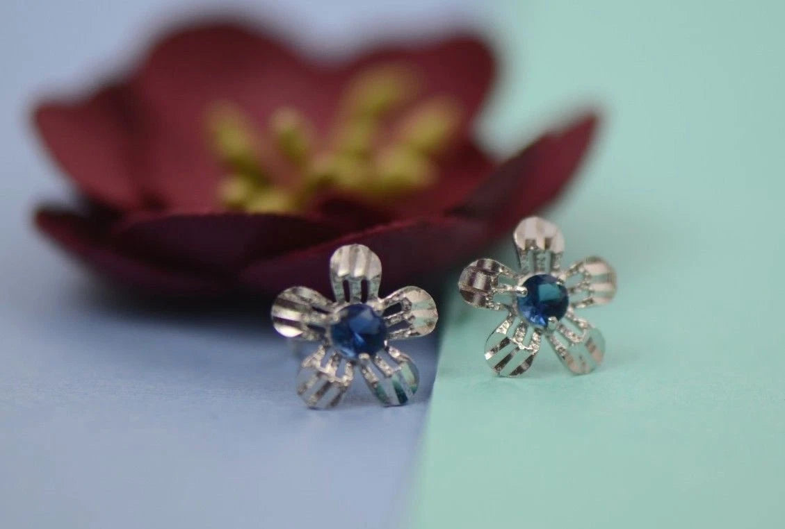 14k White Gold Flower Stud CZ Earrings