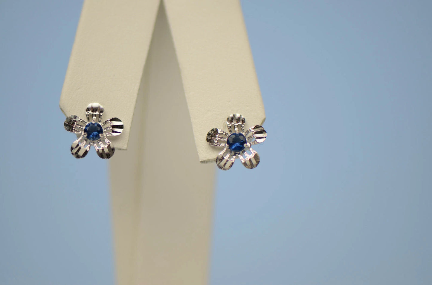 14k White Gold Flower Stud CZ Earrings