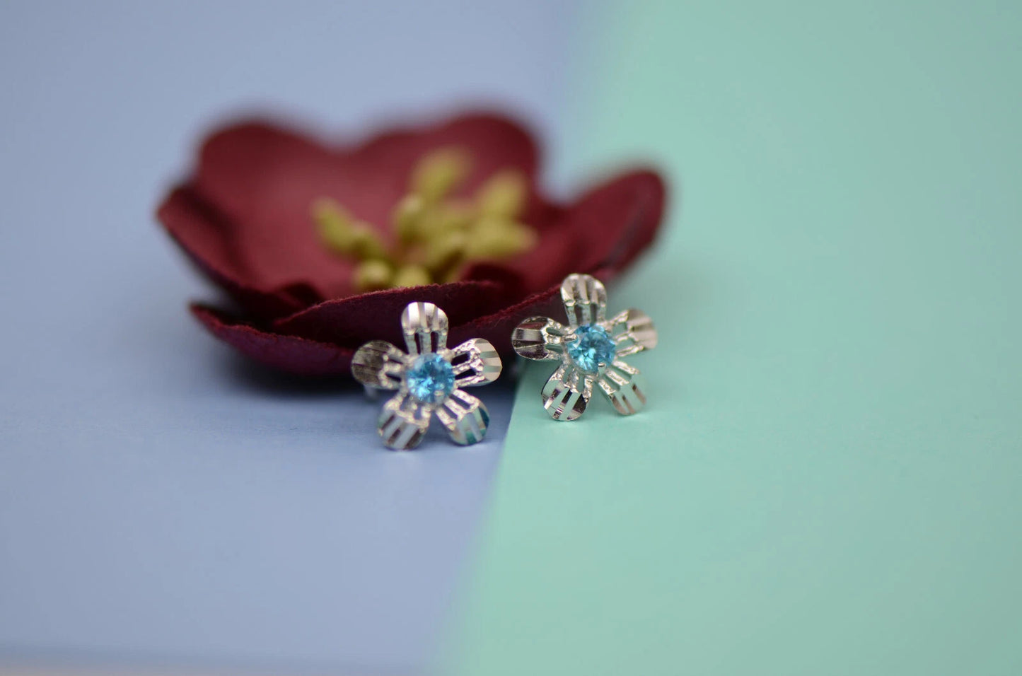 14k White Gold Flower Stud CZ Earrings