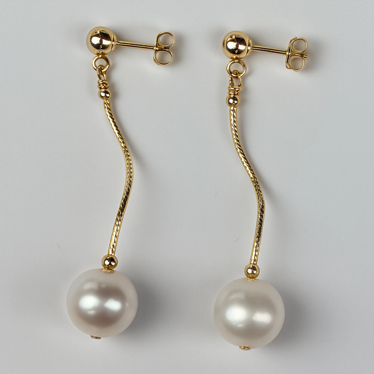 14K Yellow Gold Elegant Freshwater Pearl Dangle Earrings for Women