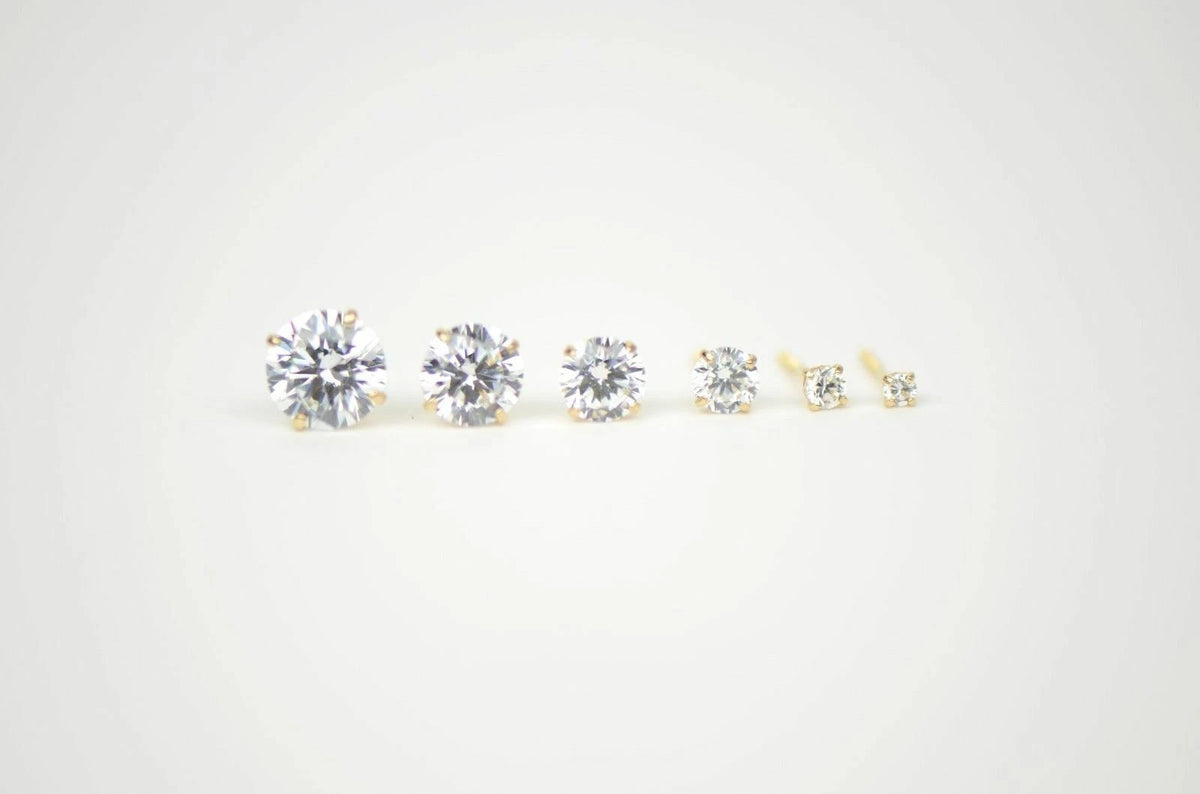 CZ Stud Earring Round cut in 14k yellow gold Screw back