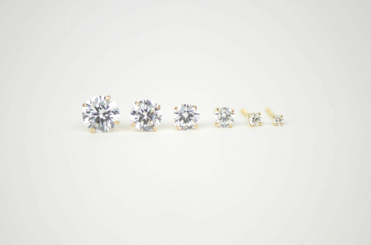 CZ Stud Earring Round cut in 14k yellow gold Screw back